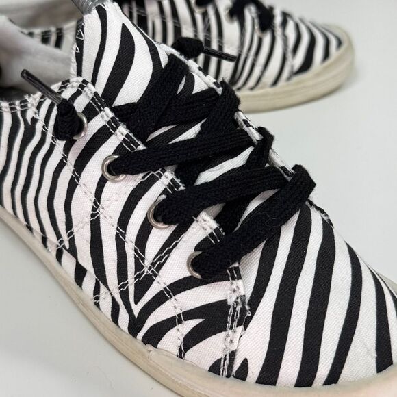 Jellypop Dallas Zebra Stripe Lace Up Sneakers White Black 9.5 - Picture 7 of 13